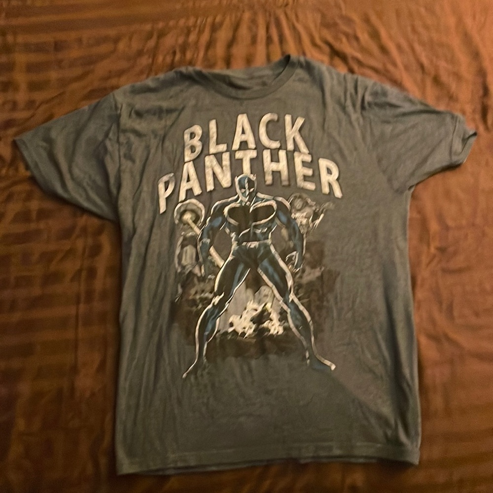 Black panther shirt, large
